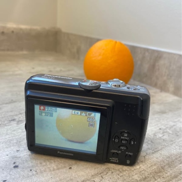 Panasonic Lumix DMC-LZ7 Digital Camera - Excellent Condition - Picture 6 of 8